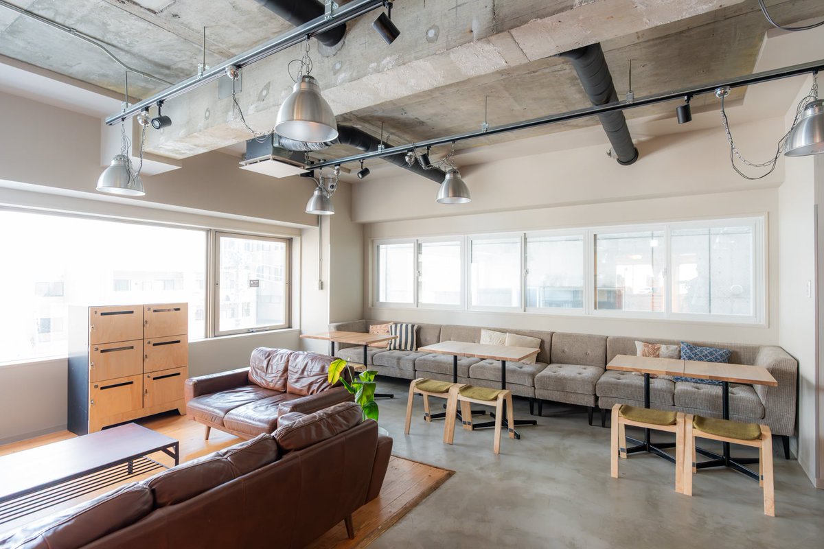 ghldksapporo's tweet image. LDK札幌で、コワーキングスペースが利用できます！😀

時間：10時‐21時
料金：1時間 ￥250
　　　1日 ￥1000
　　　
free wi-fi、free drinkあります！
休憩、お仕事、お勉強、テレワーク等
ご利用お待ちしております！！😊

#札幌 #ゲストハウス #コワーキング