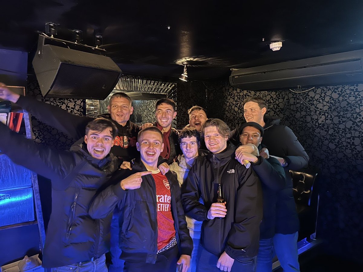 Danny02_'s tweet image. Zubimendi on the beers fuck Tottenham 🍺🔴⚪️