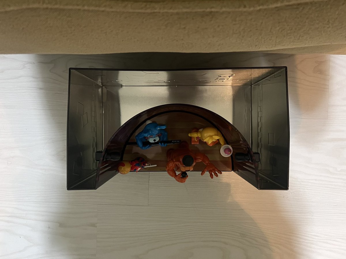 FNAFAlerts's tweet image. Can confirm there is plenty of room for popcorn!