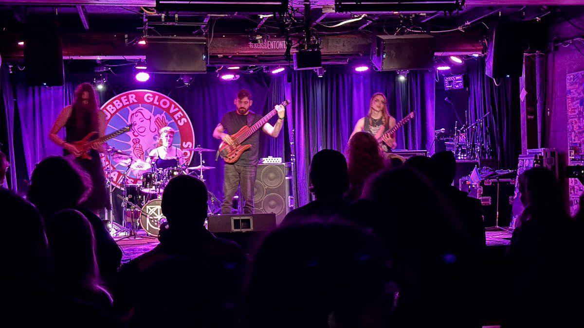 Silvertonguedevil tweet media