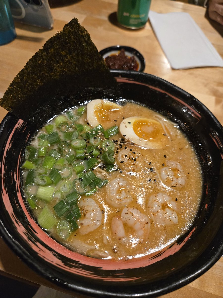 RAMEN!! THERES ENOUGH TO SHARE :3 💚