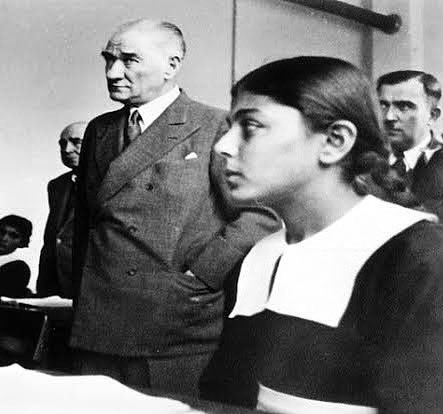 24 Kasım Öğretmenler Günü Kutlu Olsun! 

#ögretmenlergünü