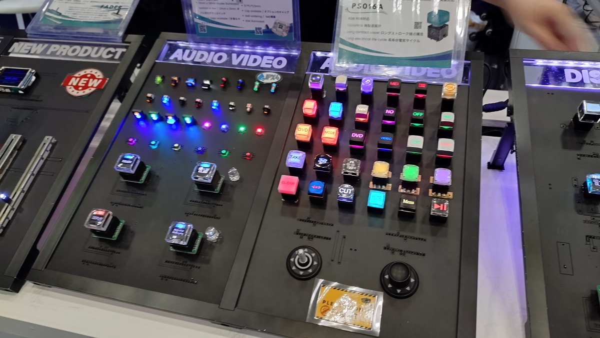 maya82661682's tweet image. interBEE 2025

未来的な展示！💗
素敵なスイッチ部品💕
音楽再生可能な前後別々に
奏でるスピーカー🙀
カッコいいメータ類🤩…