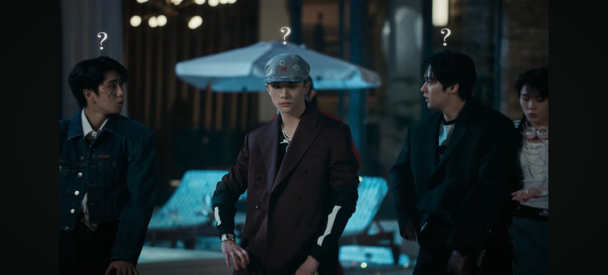 ThisUserNoNamee's tweet photo. This scene cracks me up 🤣🤣🤣🤣 https://t.co/RYdO05CiOh