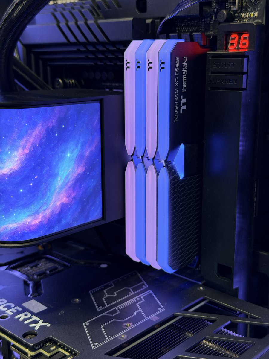 ThermaltakeInc's tweet image. TOUGHRAM XG RGB D5 ☂️🐋 Engineered for speed and designed to shine, delivering DDR5 performance with vivid, seamless RGB.

💜 Discover more: reurl.cc/nYkgvX

#Thermaltake #TOUGHRAMXG #DDR5 #RGBMemory #PCBuild #GamingSetup