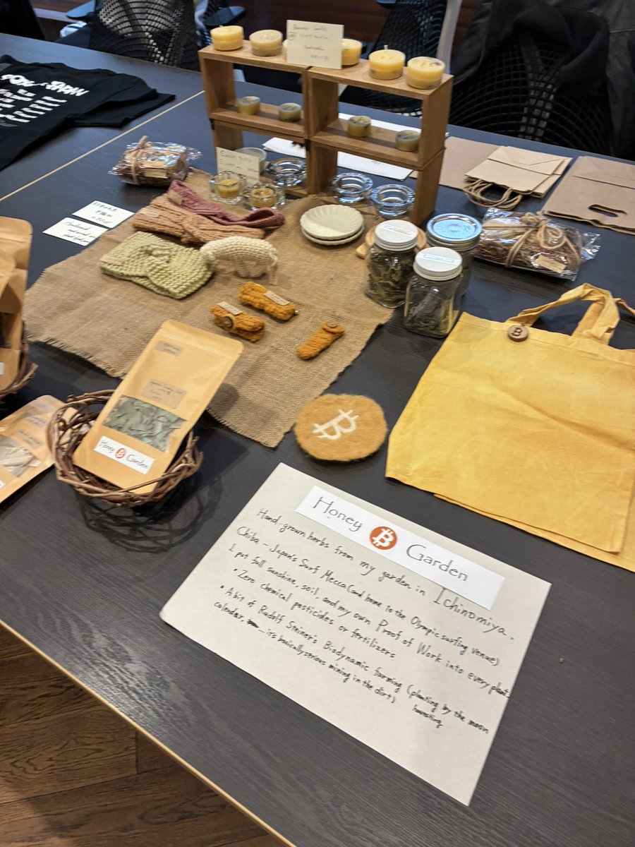 chippyblueberry's tweet image. 昨日は久々の出店。久々の再会、新しい出会い。沢山の収穫。楽しすぎた。ありがとうございました！
Yesterday was my first market in a while.Reunited with familiar faces, met new ones, and learned so much.I had an amazing time. Thank you all!
@TBB_EN @TBB_JP @TheBTCJapan 
#DevDay #BUIDL