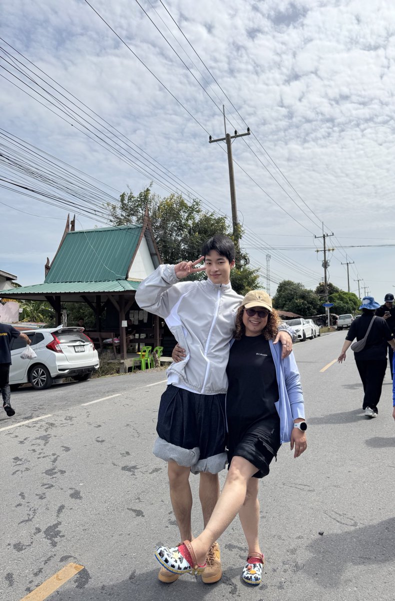 than_chanasit's tweet image. มามาบริจาคอาหารช่วยน้ำท่วมครับ😚