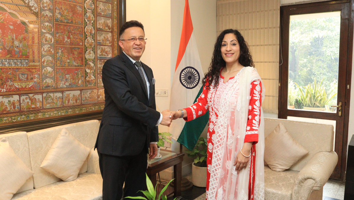 iccr_hq's tweet image. DG, ICCR, Mrs. K. Nandini Singla met H.E. Mr.  Fernando Bucheli, Ambassador of Ecuador to India, at ICCR HQs’ in New Delhi. They exchanged views on cultural cooperation and discussed specific proposals to further deepen the rich cultural ties between India and Ecuador.…