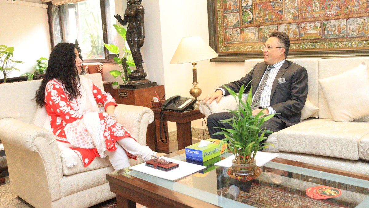 iccr_hq's tweet image. DG, ICCR, Mrs. K. Nandini Singla met H.E. Mr.  Fernando Bucheli, Ambassador of Ecuador to India, at ICCR HQs’ in New Delhi. They exchanged views on cultural cooperation and discussed specific proposals to further deepen the rich cultural ties between India and Ecuador.…