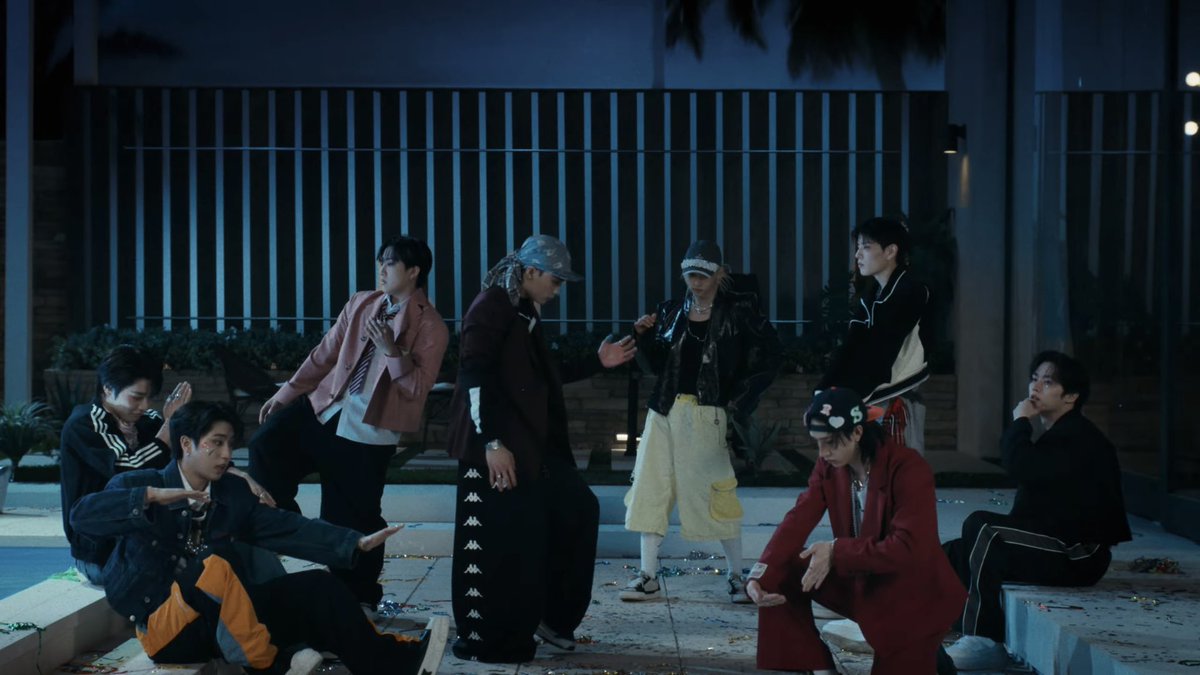 yuliaobrien's tweet image. клип ржака

DO IT OVERDRIVE MV OUT NOW
#StrayKids_Do_It_Remixes
#Do_It_OverdriveVersion
@Stray_Kids #StrayKids