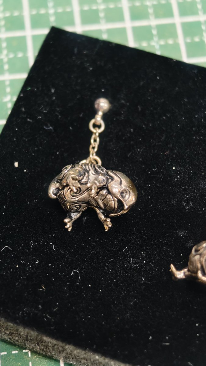 香港で買うのは非常に困難です。
<a href="/Yoshi6054/">Yoshi.@コミコン２日目参加</a> 
#紡ギ箱
#プトゥン