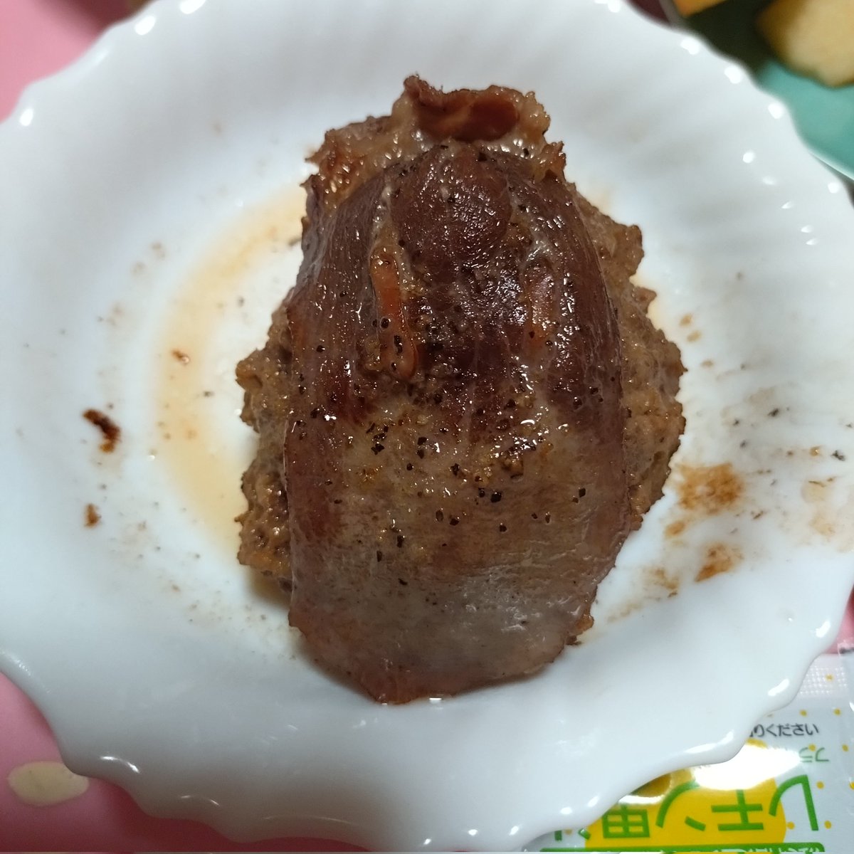 2ru0_005's tweet photo. みさたんも毎年お祝いしてくれてありがとう🙇
おばだからハンバーグすら美味しそうに撮れない私を許して😭
高級な味がして脳天直撃ってかんじだった！ https://t.co/x9mshXiaQX