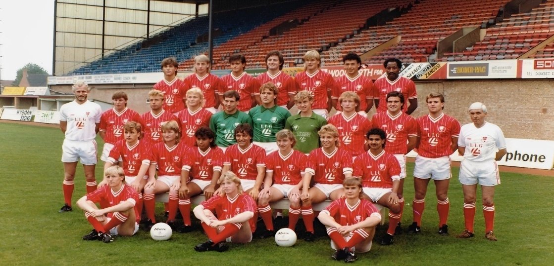 footballmemorys's tweet image. Swindon Town squad photo 1985

#STFC #SwindonTown #TheRobins
