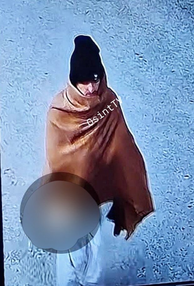 OsintTV's tweet image. 🚨🪖🇵🇰💥 Peshawar FC Attack Update:

Pakistani agencies released the picture of the alleged attacker.