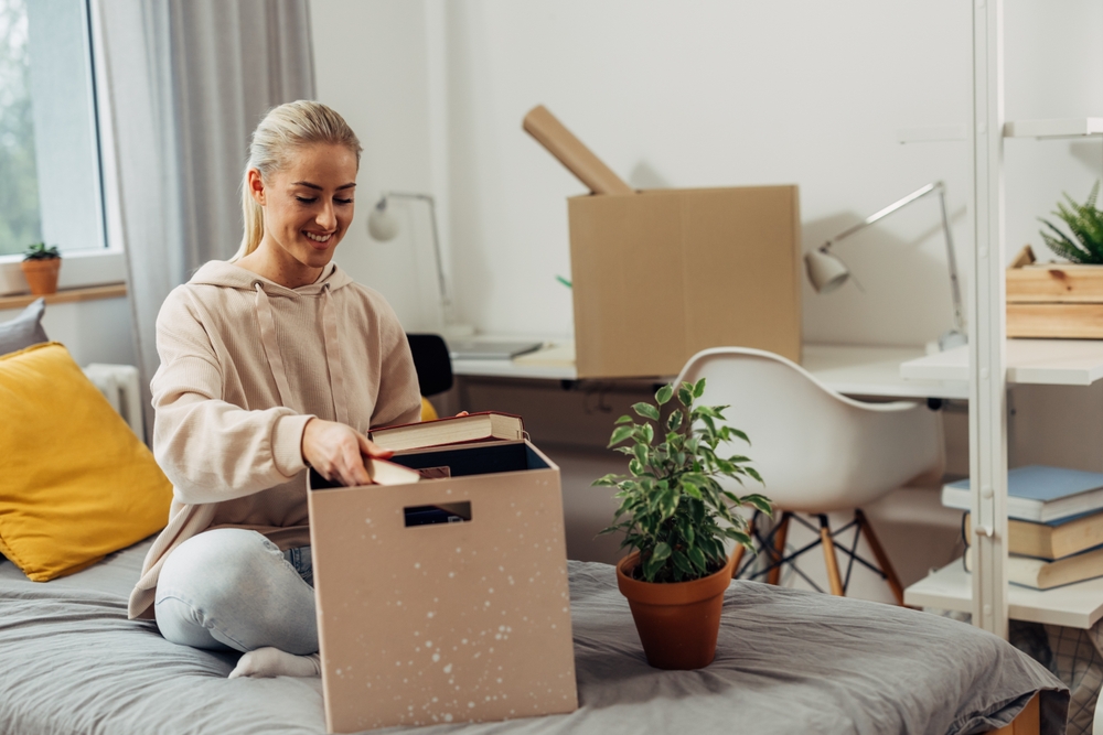 ManandV4n's tweet image. 🎒 Heading home soon? 
Get ahead of the rush — book a driver now to move your stuff before term ends.

📲 Download now:
🔗 App Store: apps.apple.com/gb/app/man-van… 
🔗 Google Play: play.google.com/store/apps/det… 

#StudentMoves #UniLife #ManAndVanApp