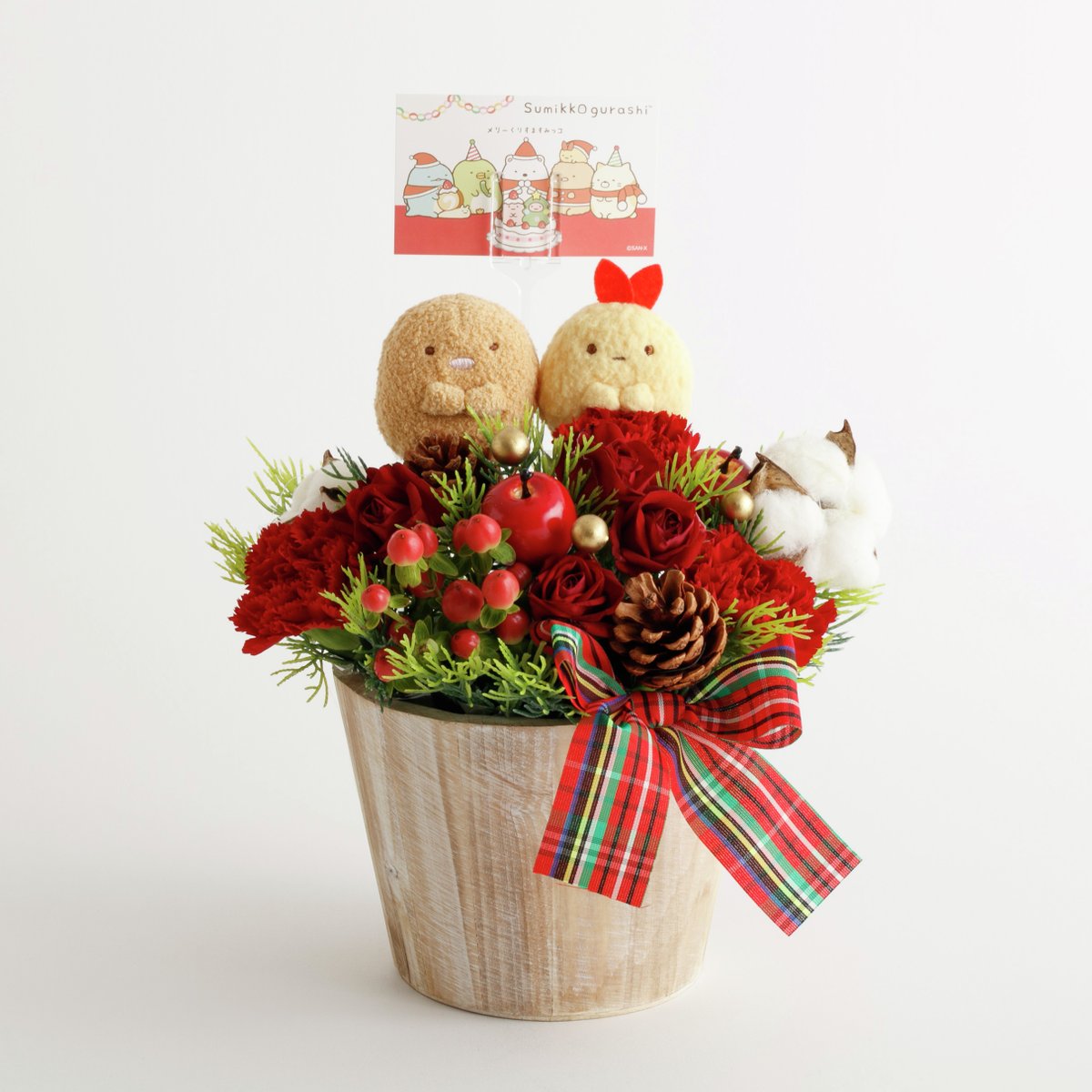 sumikko_335's tweet image. 🚨本日受注〆切🚨

＼サンエックスネットショップ限定／
🌟🎄すみっコぐらし クリスマスフラワーギフト🎄🌟

クリスマスカラーの生花がとっても豪華💐
付属のぬいぐるみは取り外し可能です♪

12/23～25の期間中いずれかにお届けします🎁

▼詳細はこちら
shop.san-x.co.jp/product/list?c…