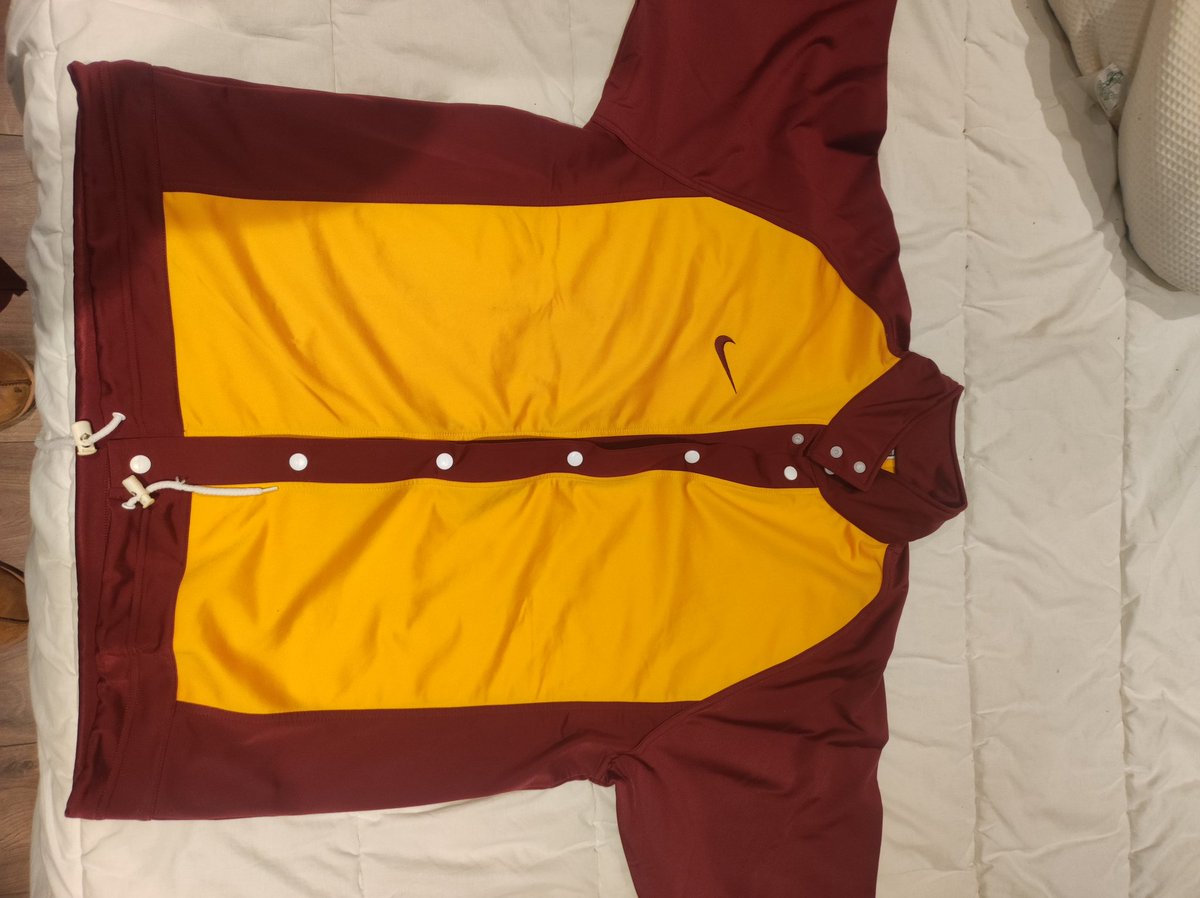 Avis aux amateurs du <a href="/limogescsp/">Limoges CSP</a> , d'après. Vous c'est quelle année ces surmaillots du CSP?