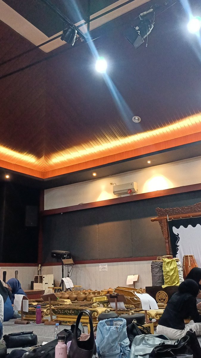 FelStudy04's tweet image. °Monday Recap°

- Class
- Review Mandarin Lesson

😆😆
#studytwt
#langtwt