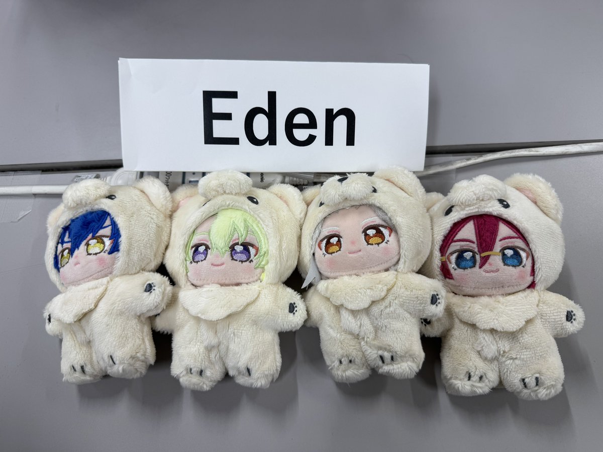 MY_MURMUR's tweet image. #スタフォニ の思い出写真をお裾分け。
DAY2当日、ゲネ前に行った部分リハ時のEden集合ほか諸々。昨日我々が使った衣装早替えスペース、今日はTrickstarが。DAY3も良きライブとなりますことを。