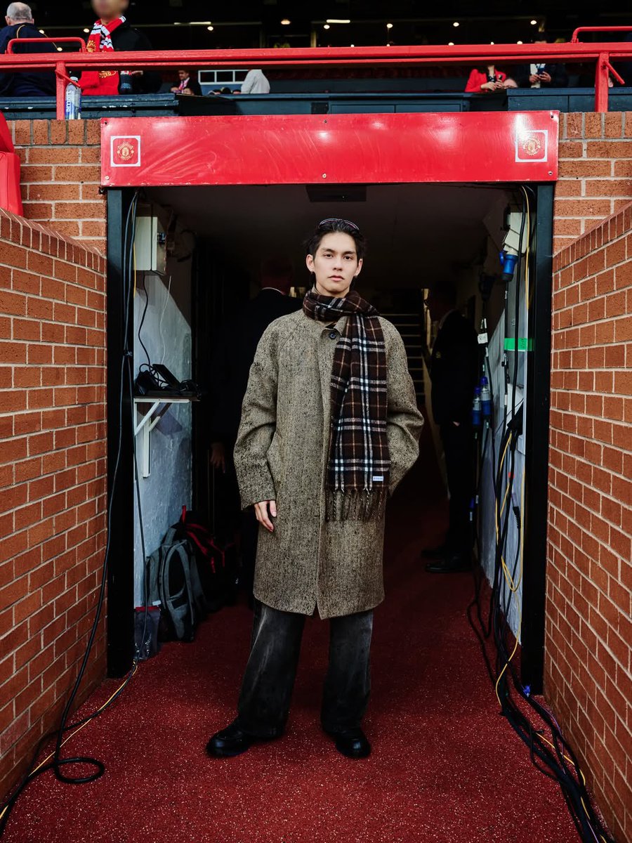 pmxvc_'s tweet image. IG : allbright.official
[instagram.com/p/DRbaphGDyFc/…]

Throwback to the Theatre of Dreams✨

Bright Vachirawit
#bbrightvc @bbrightvc