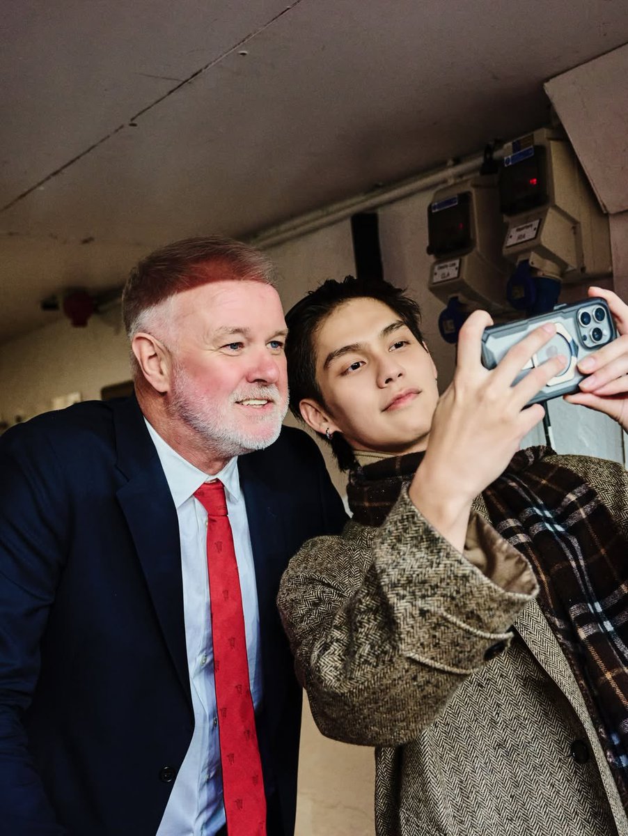 pmxvc_'s tweet image. IG : allbright.official
[instagram.com/p/DRbaphGDyFc/…]

Throwback to the Theatre of Dreams✨

Bright Vachirawit
#bbrightvc @bbrightvc