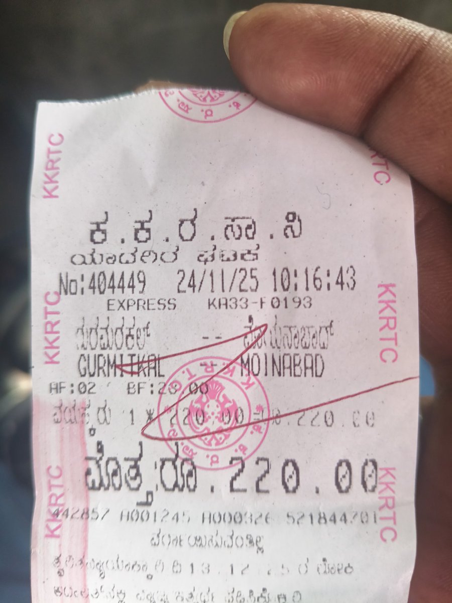 ManaHydTG's tweet image. Hi @KSRTC_Journeys  Your RTC driver smoking while driving, if something will happens who is responsible? I just missed video recording for evidence Yadgir to Hyderabad bus KA 33 F 0583
Incident happened at after cross #Kodangal #Karnataka #Ksrtc #kkrtc #Bengaluru #Hyderabad