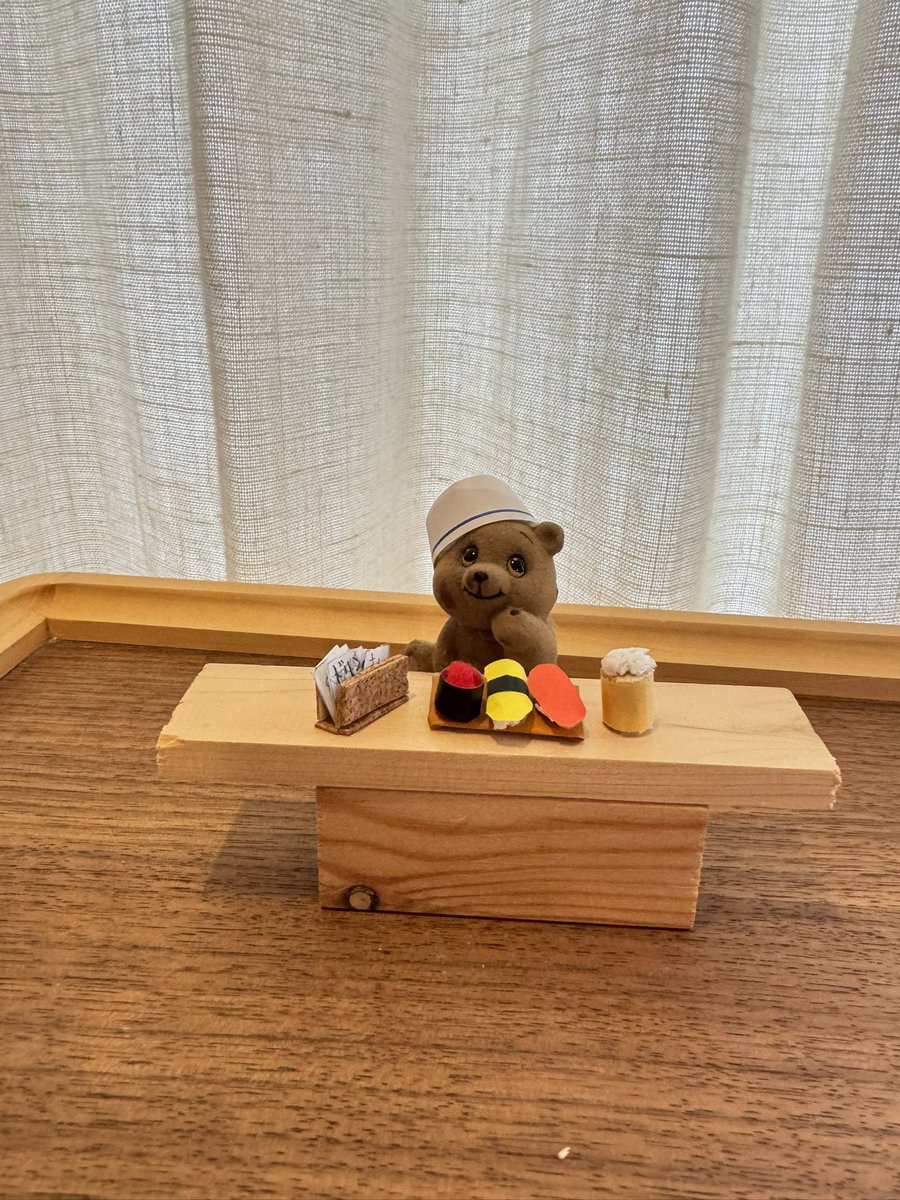otsuka_naika's tweet photo. 端材で作ってみました。
サンタから寿司職人へ無事転職しました。
@tanaka_tatsuya さんを尊敬する院長の休日
#京都
#伏見
#内科
#循環器内科 https://t.co/A8NOcKnyLD