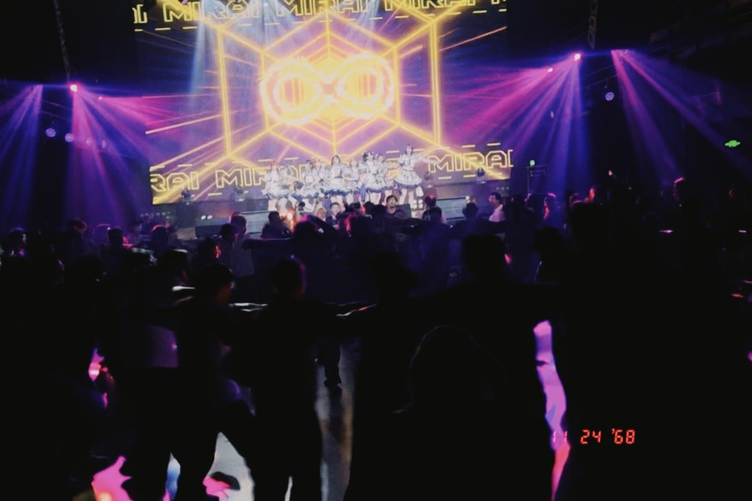 thebluethings's tweet image. การที่พาน้องไปต่างประเทศ มันคือการที่เราอยากให้คนรู้จักน้องเยอะขึ้น ได้โชว์ให้คนอื่นเห็นว่าเด็กพวกนี้มันเก่งนะ ได้เอาเพลงที่ตั้งใจแต่งตั้งใจทำไปโชว์ กับกวางโจวรอบนี้ภาพที่อยากเห็น สิ่งที่ควรจะเป็น คำว่าสปิริตไอดอลที่ฝันไว้ ลงตัวไปหมดทุกสิ่งอย่าง เหลือจะเชื่อกับประเทศจีนในหลายมิติ