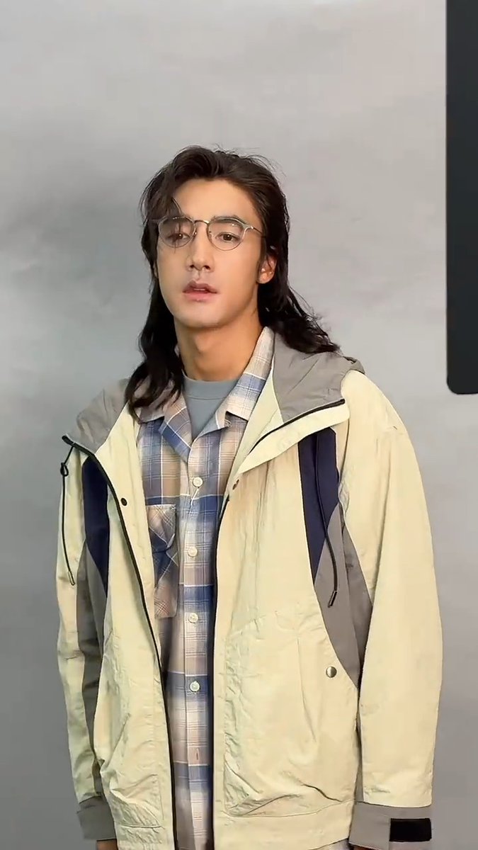 Frozenlemon00's tweet photo. 시멍 캐디 착장 보면 그냥 시멍 옷장을 보는것 같음

@"Man wears uniqlo but has a fucking 130euro pen" https://t.co/8aCHvQ6Zt1