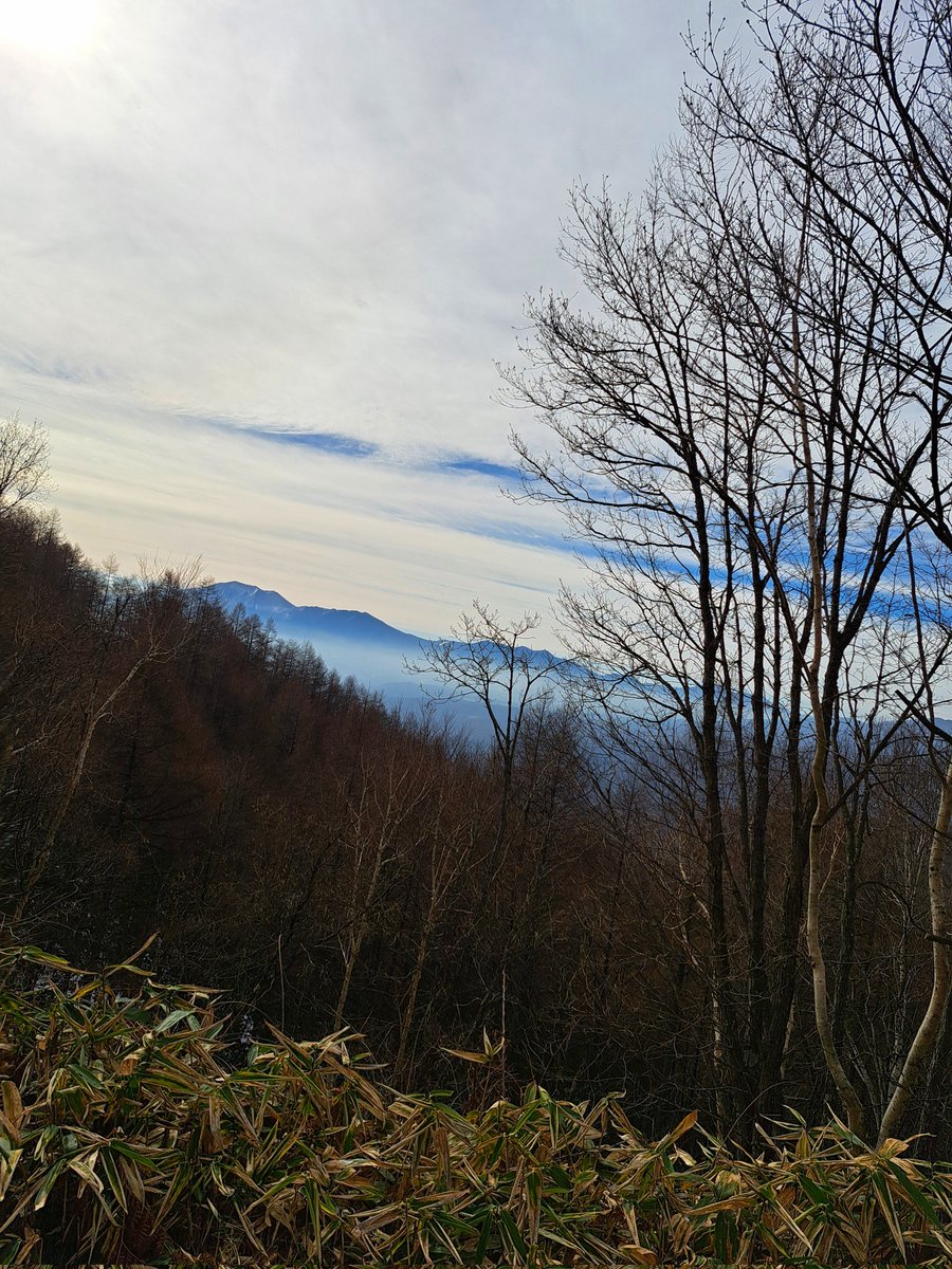 netarou_amuamu's tweet image. #万座温泉 やばすごい！
ツボ漬けもポテチも膨らむ標高
日中晴れても雪が溶けない気温
高濃度ガスで立ち入り禁止の湯畑
乳白濁色硫黄泉露天風呂の星空︎🌟
#万座亭 最高でした🥹🫶︎💕︎
又行きたい(ง°̀ﾛ°́)ง{ｳｫｰｰ!!!!!