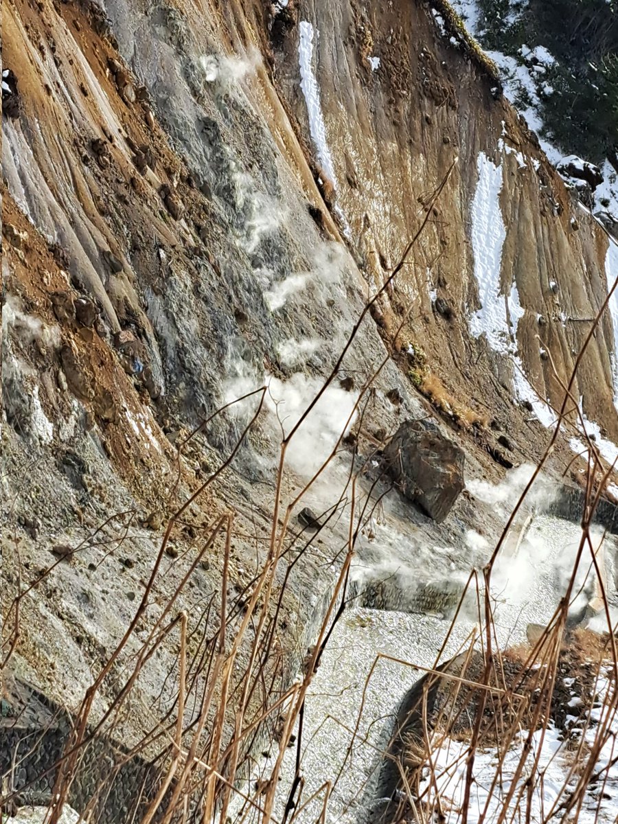 netarou_amuamu's tweet image. #万座温泉 やばすごい！
ツボ漬けもポテチも膨らむ標高
日中晴れても雪が溶けない気温
高濃度ガスで立ち入り禁止の湯畑
乳白濁色硫黄泉露天風呂の星空︎🌟
#万座亭 最高でした🥹🫶︎💕︎
又行きたい(ง°̀ﾛ°́)ง{ｳｫｰｰ!!!!!