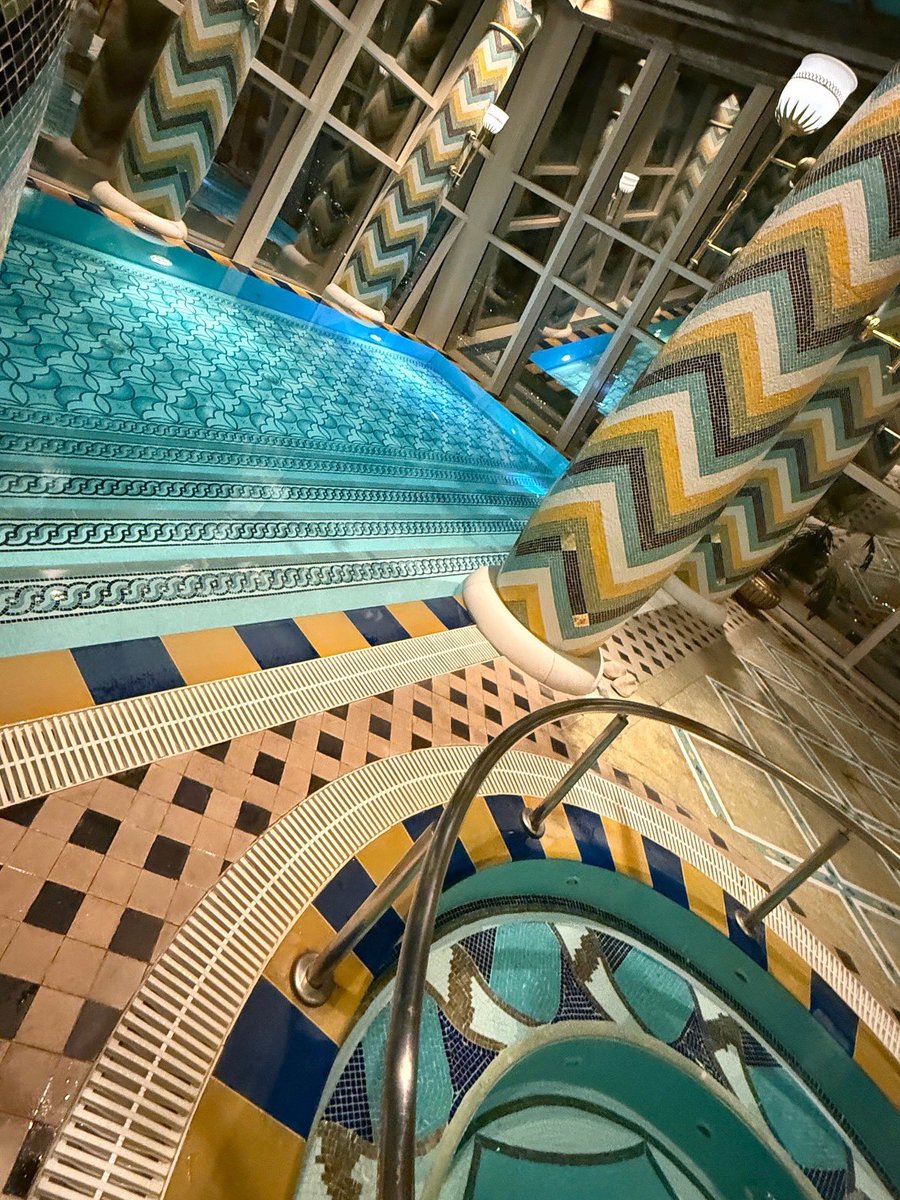 timothysykes's tweet photo. Happy Sunday evening, I hope you had as great and relaxing of a weekend as I did with my parents here at the crazyyyyyy #burjalarab as it’s their first time here and their mind is blown so it makes me very proud to be able to take them here as they’ve worked so hard their entire lives and they deserve a little luxury/adventure! 

But fun and family aside, now it’s time to get back into the trading mindset as #crypto is bouncing and the #stockmarket reopens tomorrow so tell me if you’re well rested and well-studied enough to be FULLY PREPARED to capitalize on all the trading opportunities we’re gonna see?!?

TELL ME HOW BAD YOU WANT SUCCESS AND HOW HARD YOU PROMISE TO PUSH YOURSELF TO BUILD A BETTER LIFE FOR YOU AND YOUR FAMILY! #hardworkpaysoff #familytime #familyfirst❤️