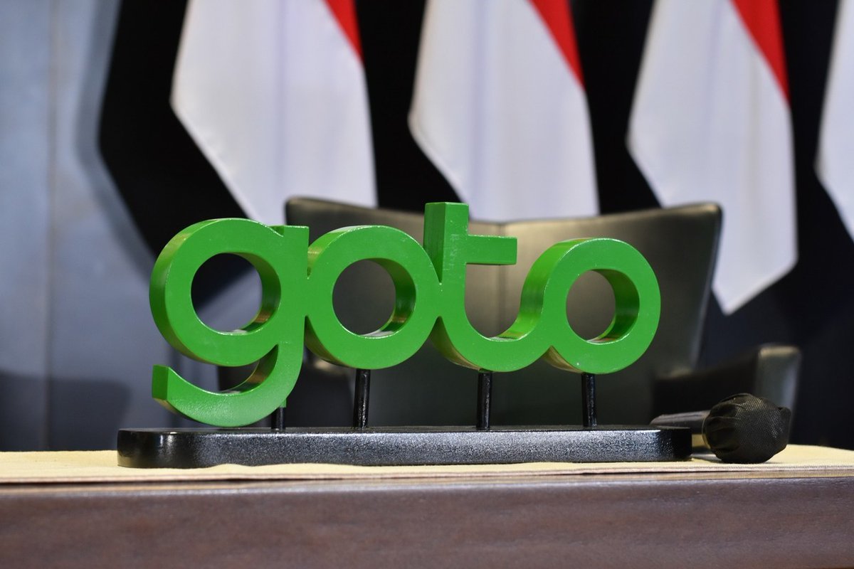 yogiliman's tweet image. 🚀 Big news in the corporate world! GoTo names COO Patuwo as the next CEO, succeeding Walujo. What do you think this leadership change means for the company&apos;s future? 🤔 Dive into the details here: ift.tt/EbtZ3hq #Leadership #BusinessNews #GoTo #CEOChange