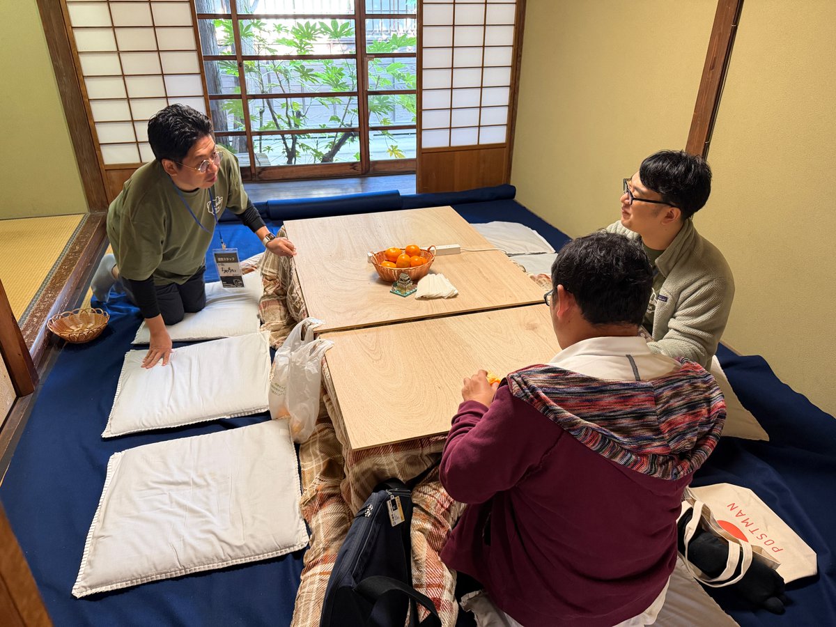 スポンサーブースの隣、AskTheSpearker兼委員長の部屋はおこたとみかんの間でもあります。愛媛と香川のみかんをぜひ食べ比べてみてください。

#phpconkagawa