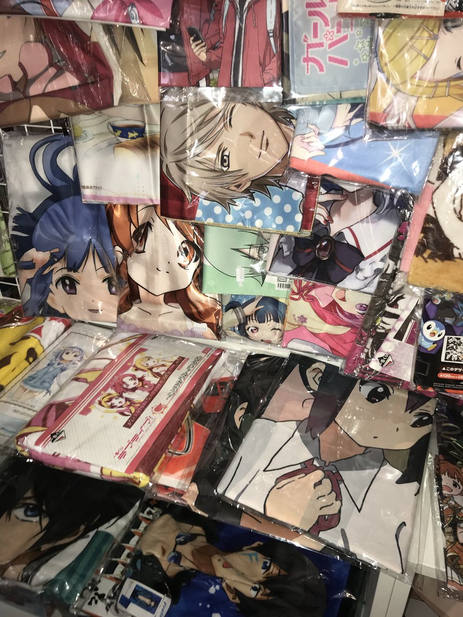 [푸숍 오프라인 입고]

애니메이션 타올/멀티크로스/패브릭포스터 등이 다수 입고되었습니다