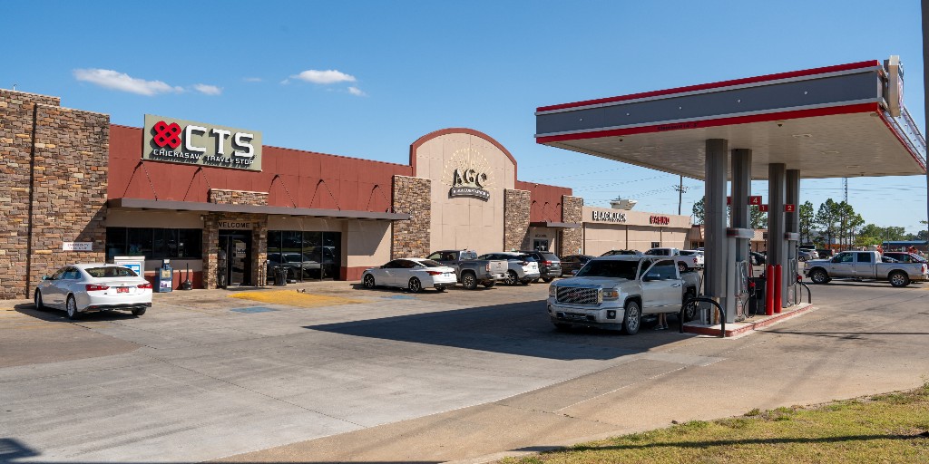 AdaGaming's tweet photo. Fuel, snacks, drinks, and more - @ChickasawTStop has it all! ⛽🥨🥤 https://t.co/2A02SLSCyv