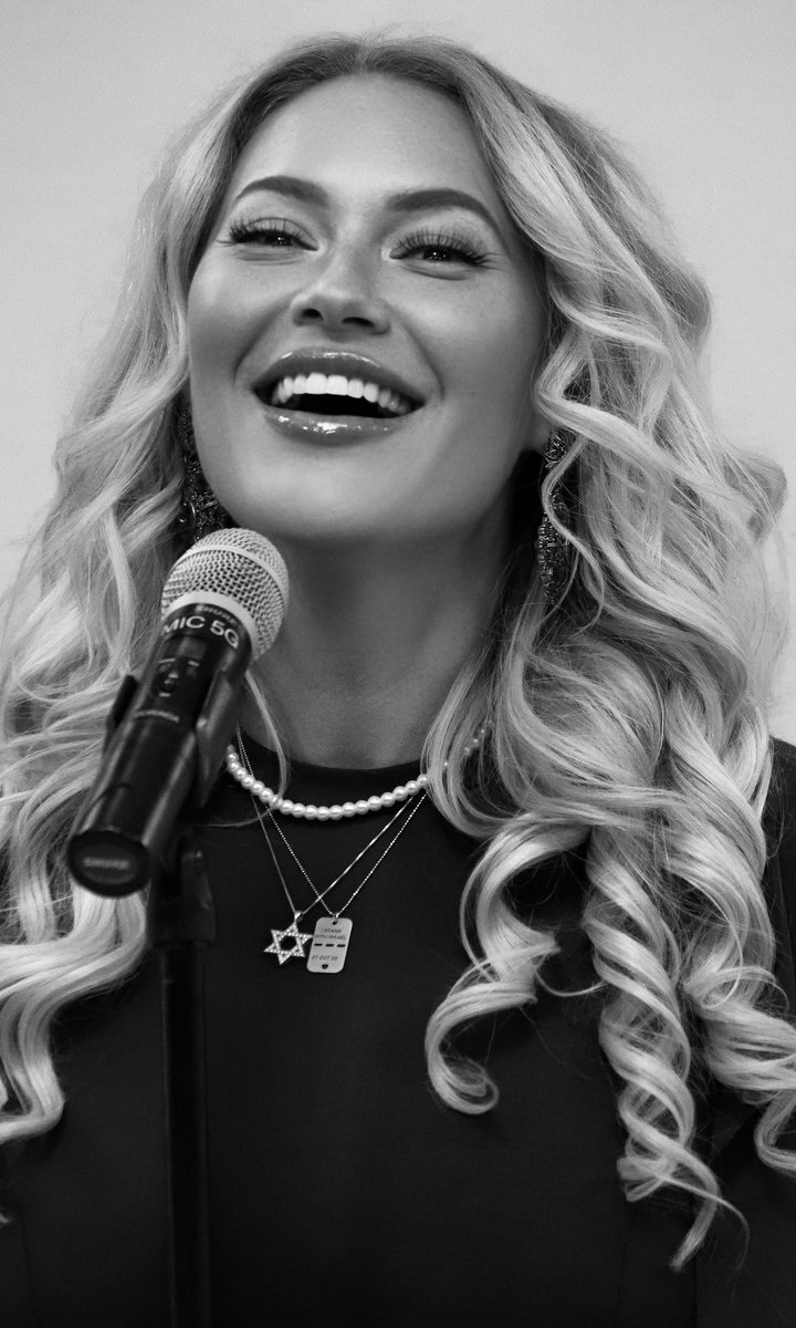 Kaya Jones tweet media