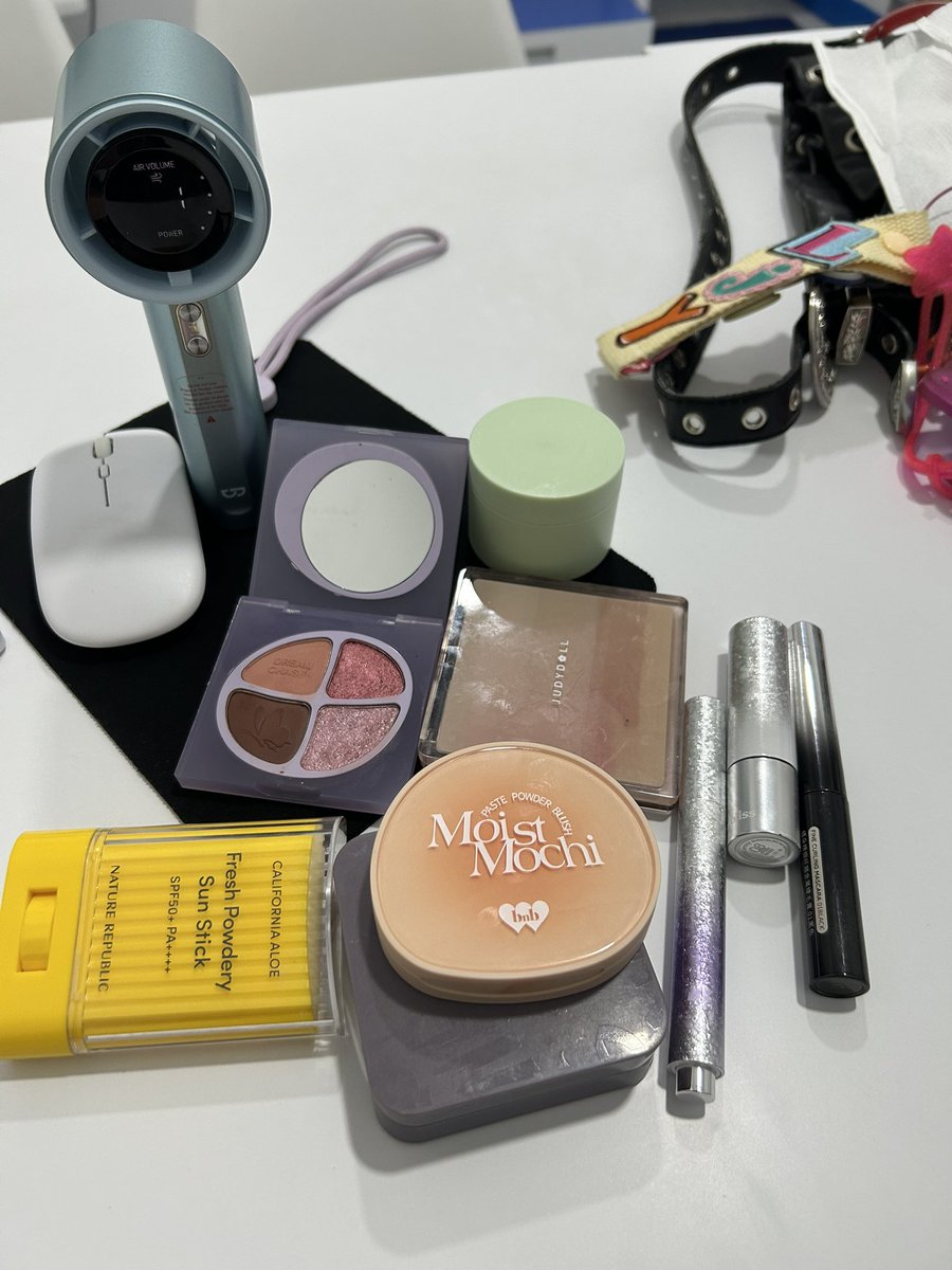 drama hari senin wkwkw 🤕 gak cek jadwal klinik, kirain cuma ada jadwal igd aja 🤕🤕🤕 baru bisa dandan 😞