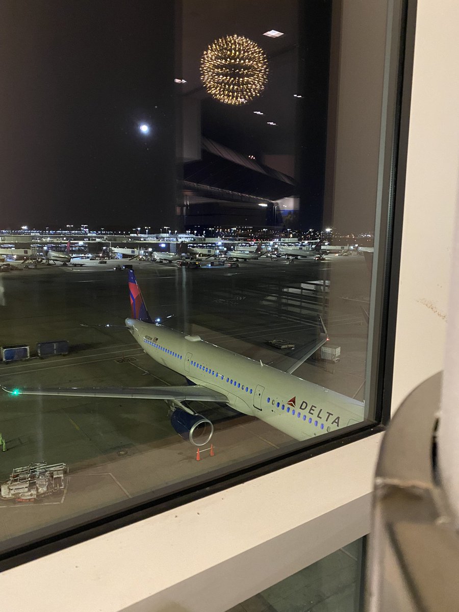 After the <a href="/ChicagoBears/">Chicago Bears</a> took care of the #Steelers, I’m <a href="/Delta/">Delta</a> from ORD back home for the night B4 switching the clothes in my suitcase out + rolling on for another 7 day work trip starting tomorrow!  #livingthedream #EddieSizzahandz