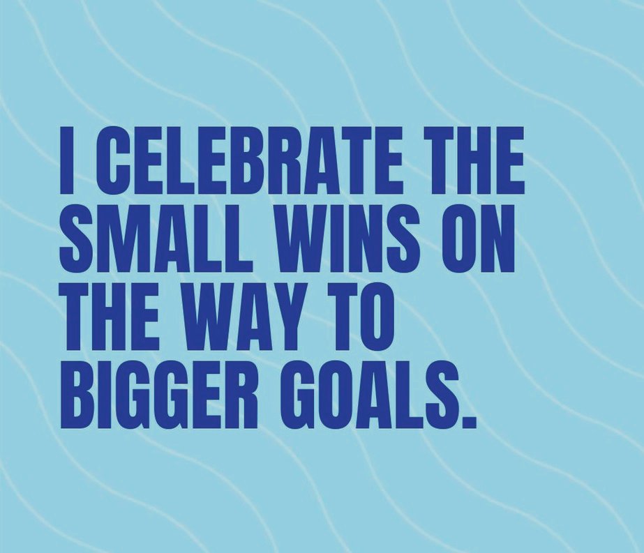 BetterYouSkills's tweet image. Weekend MOTIVATION. 🚀

Celebrating SMALL WINS fuels momentum — each tiny victory trains your mind to keep going towards BIGGER GOALS. 🎯✨

#ThinkBIGSundayWithMarsha 
#Motivation #MindsetMatters