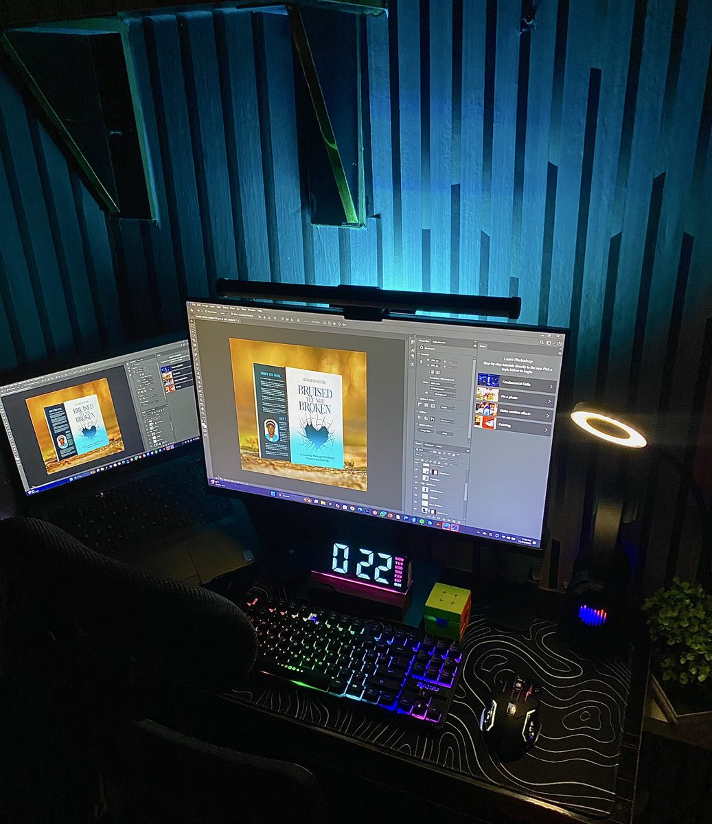 web3chrix's tweet image. 2023-2025 in pictures:
Workspace edition.
I never know wetin be graphic design for 2022. 😂
Image 1-2 was with an orange coloured plastic table and chair though.