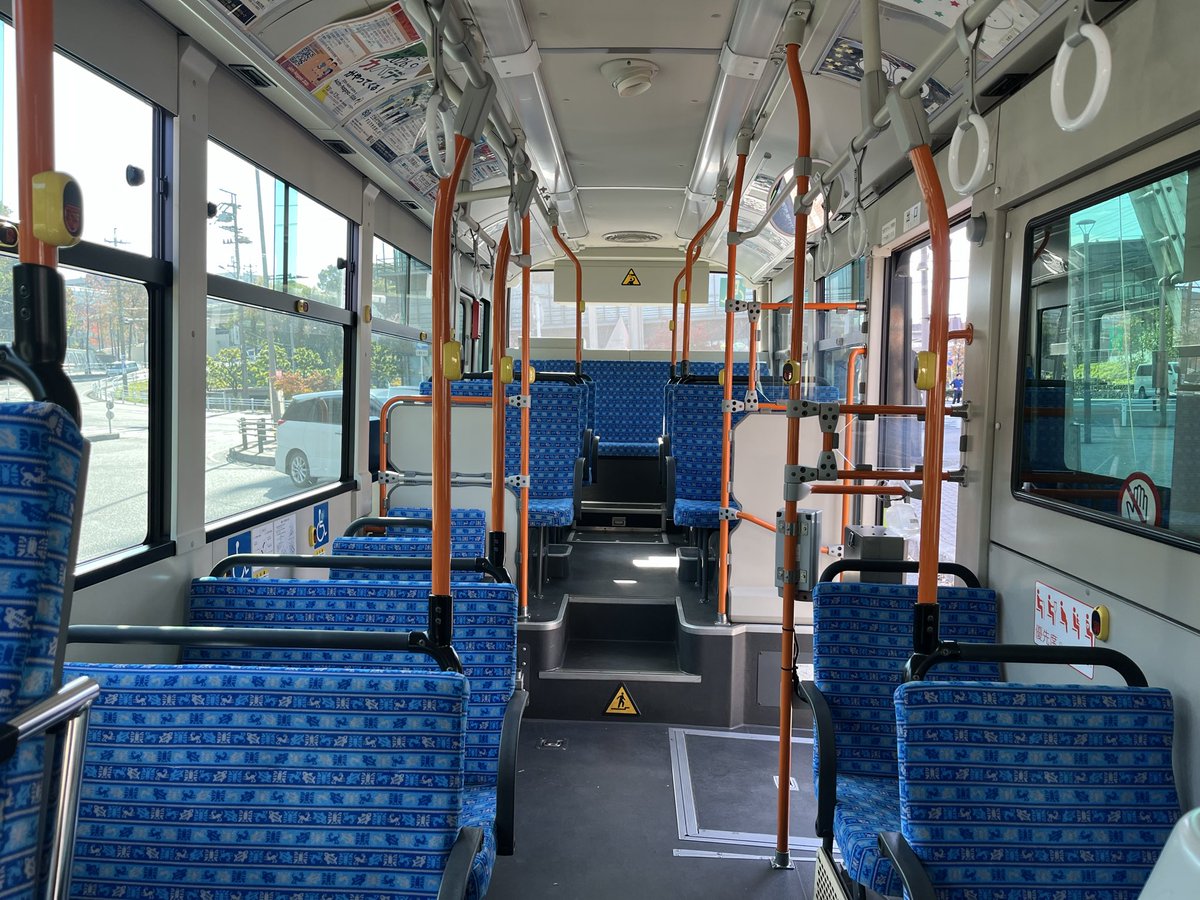 jk0abh's tweet image. おはようございます😃
本日も宜しくお願い致します。
今日の午前中のマシーン。
富木島線系統⑤いすゞ4223R
午後は朝倉駅🚍