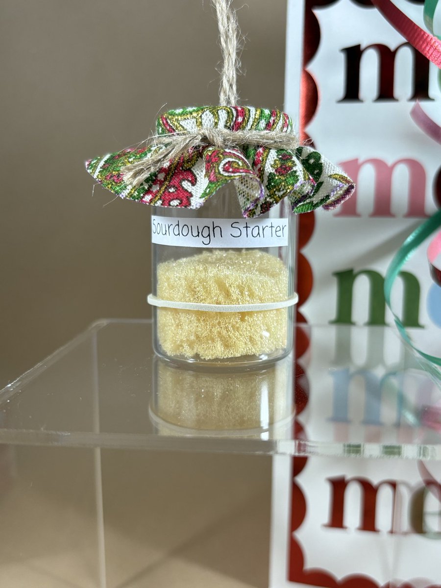 Y’all- I just finished making mini sourdough starter ornaments (2.5”x1.25”). 
Adorable. 🥰