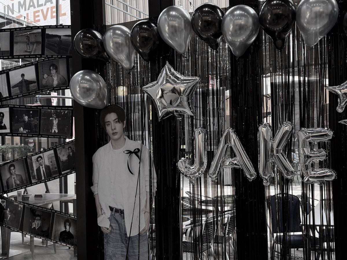 — 22.11.25

끝!!!!🎬 everything felt like a dream, thank you everyone for loving the little world i built from scratch☹️ seeing you enjoy it meant everything to me 🥹🖤🤍
signing off for now, until the next scene ✨

#StarringJakeinKL