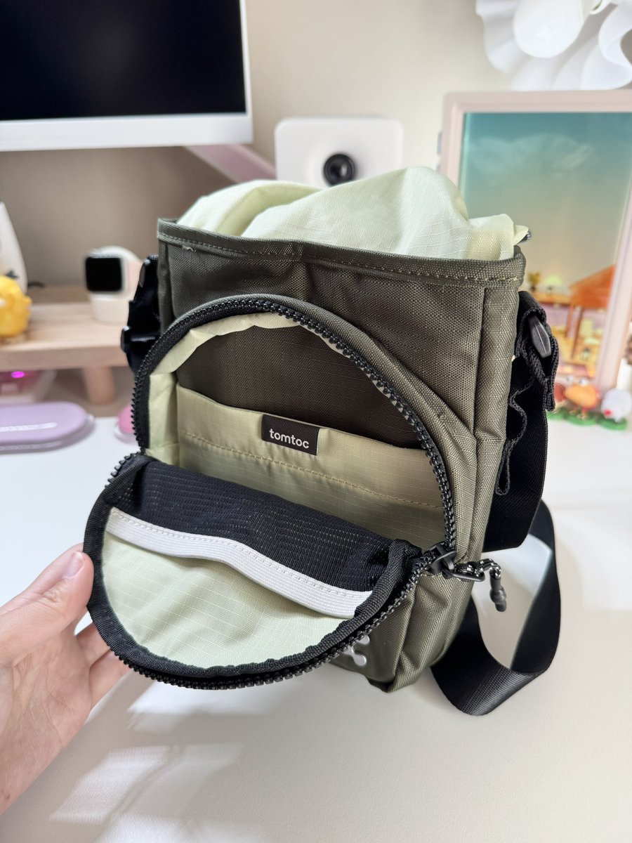 urixnigauri's tweet image. tomtoc様からいただいた【G50 Switch2 JoyCarry 遊びポーチ】✨️
元々Switch2用に開発されたからSwitch2がピッタリ入るサイズ感ჱ̒^.  ̫ .^
ペットボトルや長財布も入るから、最近お出かけする時は大体この子を使ってます！🍀
#PR #tomtoc