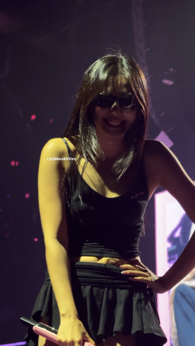 it was my banner!!!! HAHAHAHA i think she couldn’t read it well at first 😭