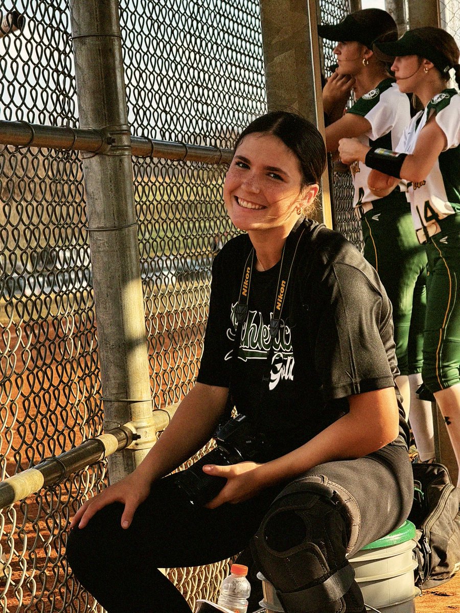 hartley_hurt's tweet photo. Last Monday, I tore my ACL during basketball practice, and while the road ahead won’t be easy, I’m choosing faith over fear. I believe every challenge has a purpose, and this one will shape me into an even stronger version of myself. My comeback starts now.  Thank you to my family, friends, and teammates for all the love throughout this week. ✨💪 #learningnewskills📸 #imnotgoodatstayingstill #unbreakablespirit #comebackseason

@NoFoSoftball @NoFoWBB 
@AGTOlson14u @GirlsRedline 
@ExtraInningSB @LineDsoftball