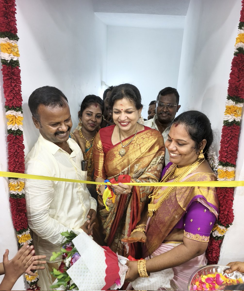 Sowmiyanbumani's tweet image. சென்னை - கோவிலம்பாக்கத்தில் தே.கணேஷ் - க.கஜலட்சுமி தம்பதியரின் புதுமனை புகுவிழா மற்றும் தேவேந்திரன் திருமண அரங்கத்தை திறந்து வைத்து வாழ்த்திய போது.!