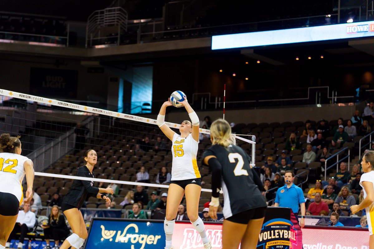 HorizonLeague's tweet image. Congrats to the 2025 #HLVB Championship All-Tournament Team!

Mya Ayro, @WSUVball (MVP)
Ella Gaona, WSU
Lauren Yacobucci, WSU
Sydney Bray, @NKUNorseVB 
Abby Pickard, NKU
Ninah Miranda, @iuindy_vb 
Abbie Householder, @YSUVolleyball 

#OurHorizon 🌇| #MajorExperiences