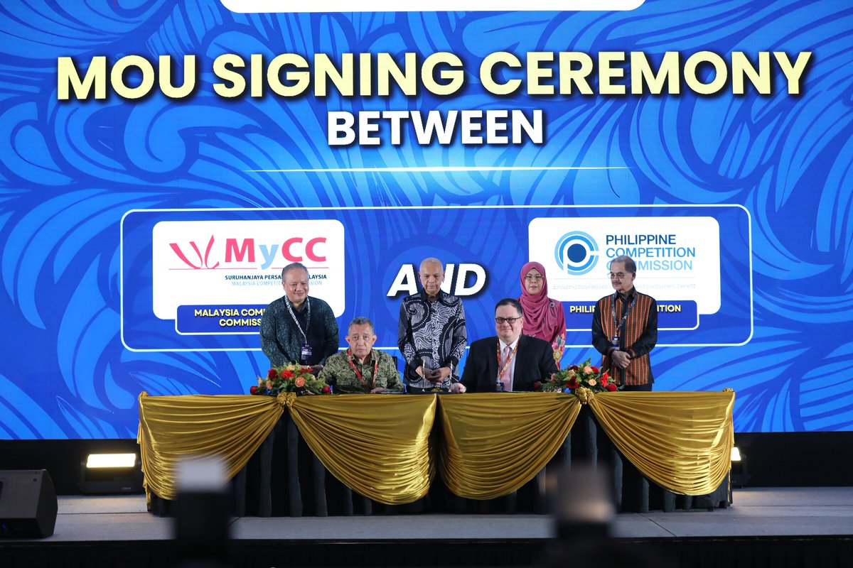 CompetitionPH's tweet image. PRESS RELEASE: PCC signs MoU with Malaysian counterpart at regional summit | Read more: bit.ly/PCC-MoUSigning…

#CompetitionPH #CompetitionMatters

(Photos courtesy of Malaysia Competition Commission)